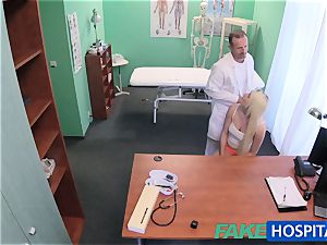 FakeHospital doc helps platinum-blonde get a moist cootchie