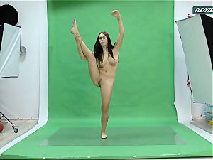 large bumpers Nicole on the green screen opening up